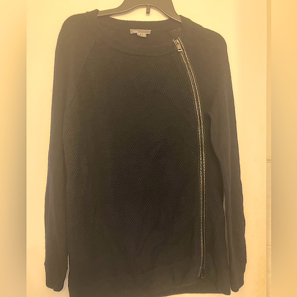Vince. 100% wool full leather trim zip front sweater extra small XS